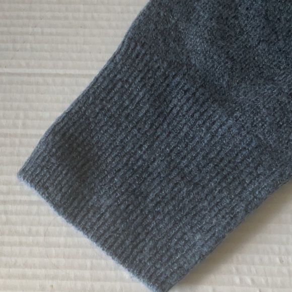 Ricki's Gray and White Crew Neck Sweater Frosty and Fabulous - Picture 4 of 5